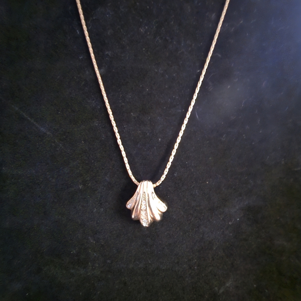 Christian Dior Gold Rhinestone Shell Necklace - Picture 7 of 14
